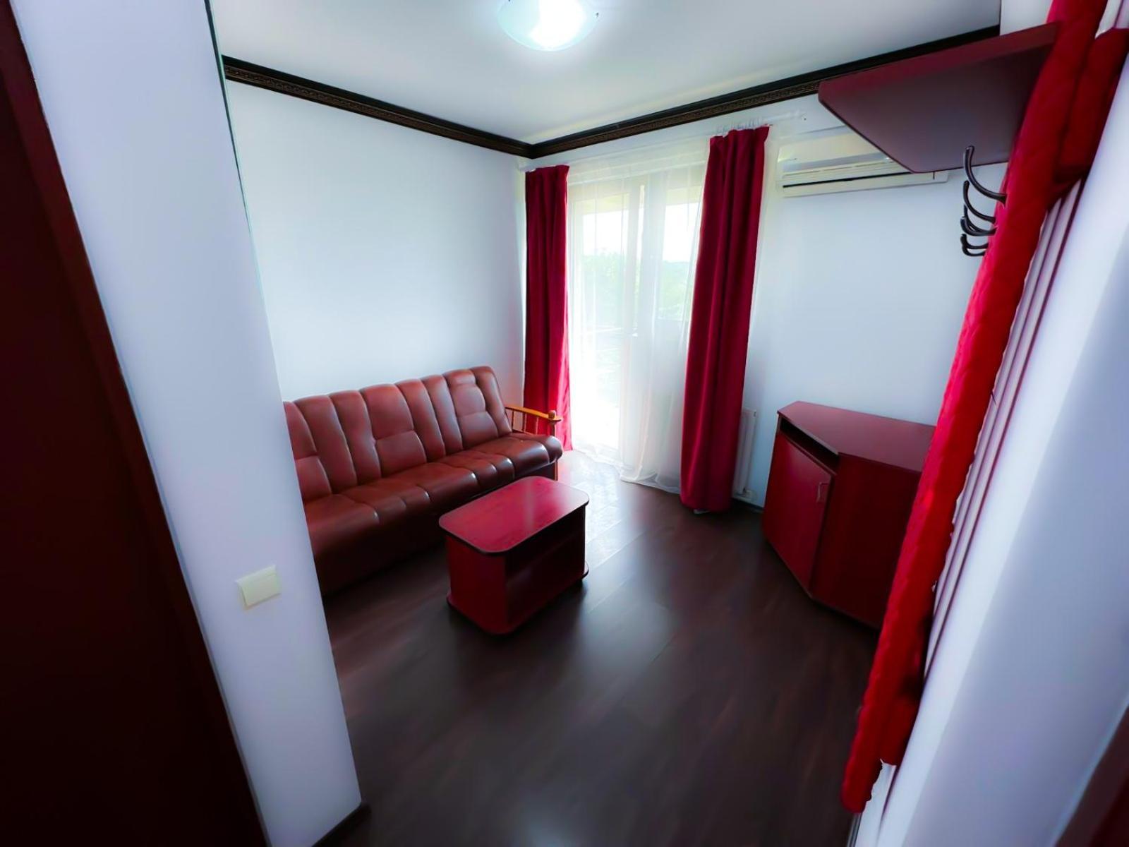 Shamrock Inn Jászvásár Kültér fotó