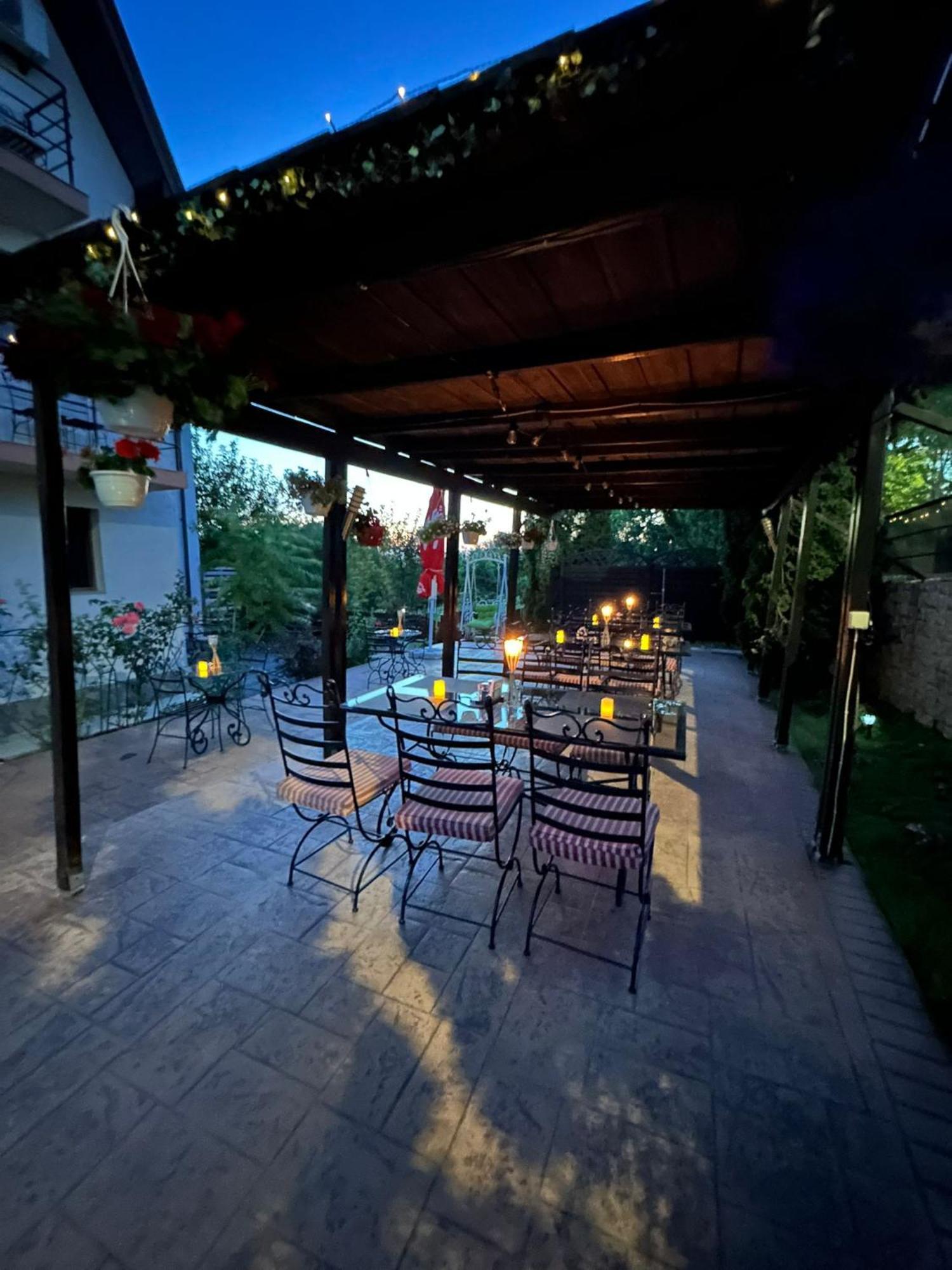 Shamrock Inn Jászvásár Kültér fotó