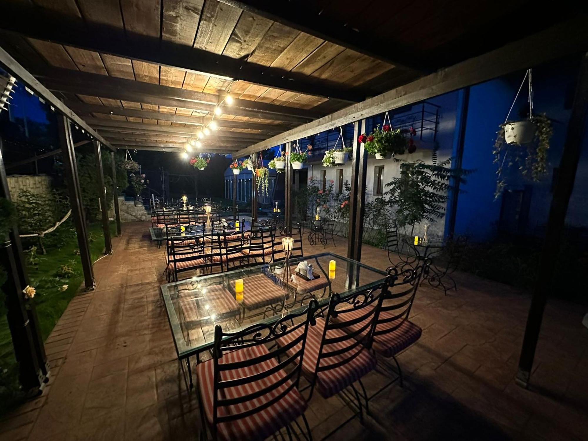 Shamrock Inn Jászvásár Kültér fotó