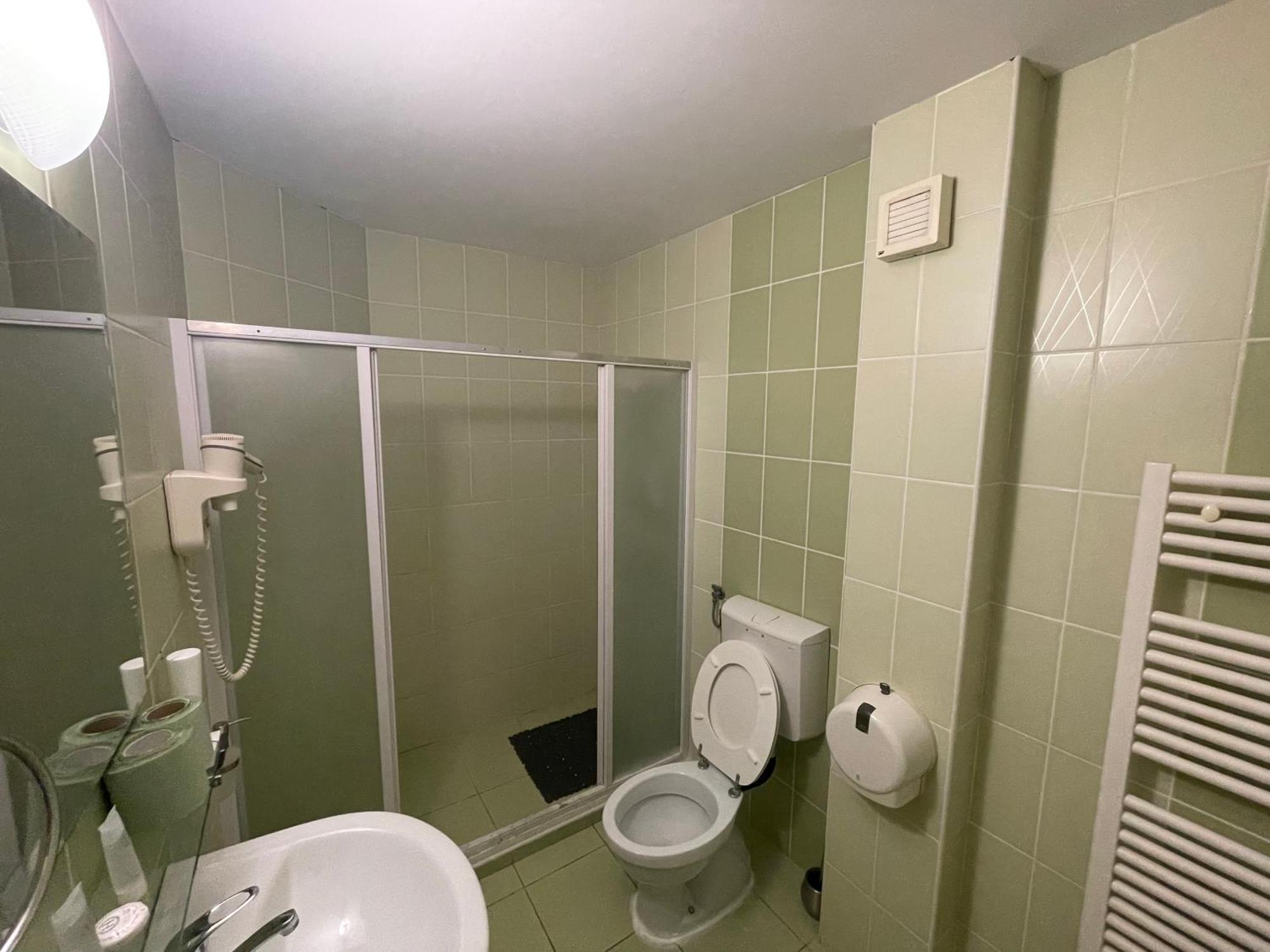 Shamrock Inn Jászvásár Kültér fotó