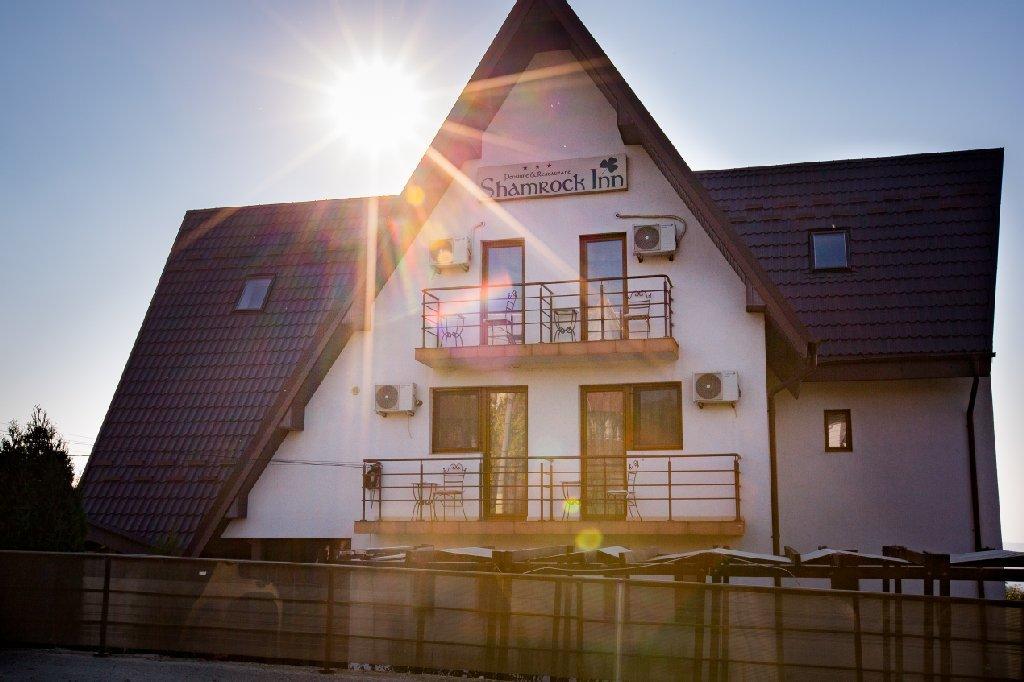 Shamrock Inn Jászvásár Kültér fotó